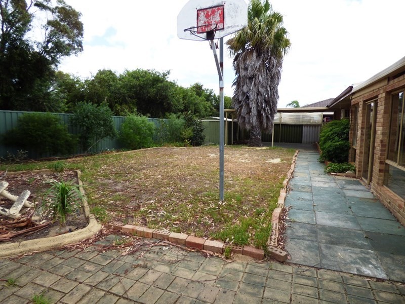 4 Kingfisher View, Brookdale WA 6112