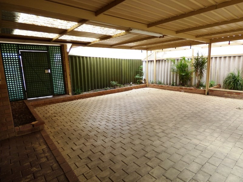 4 Kingfisher View, Brookdale WA 6112