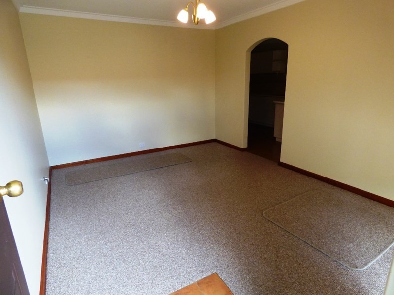 8/99 Seventh Road, Armadale WA 6112