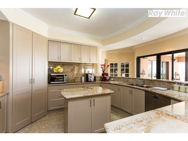 8 Breelya Rise, Canning Vale WA 6155