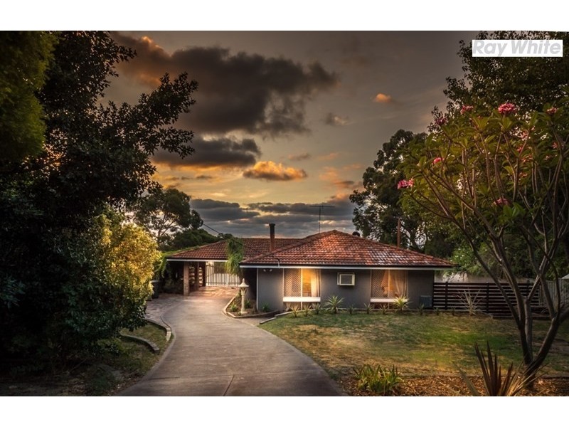 35 Harrison Road, Mount Richon WA 6112