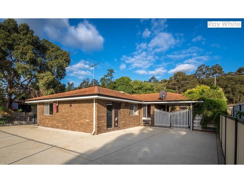 35 Harrison Road, Mount Richon WA 6112