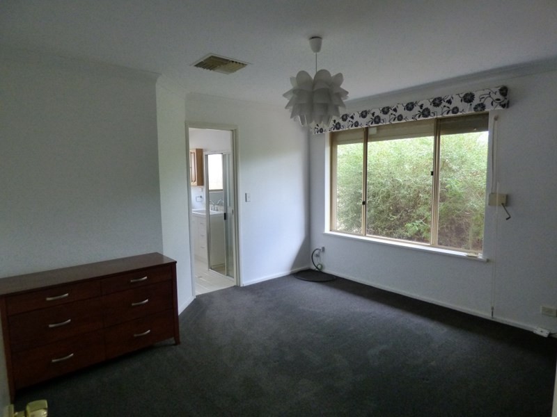 3 Symes Close, Seville Grove WA 6112