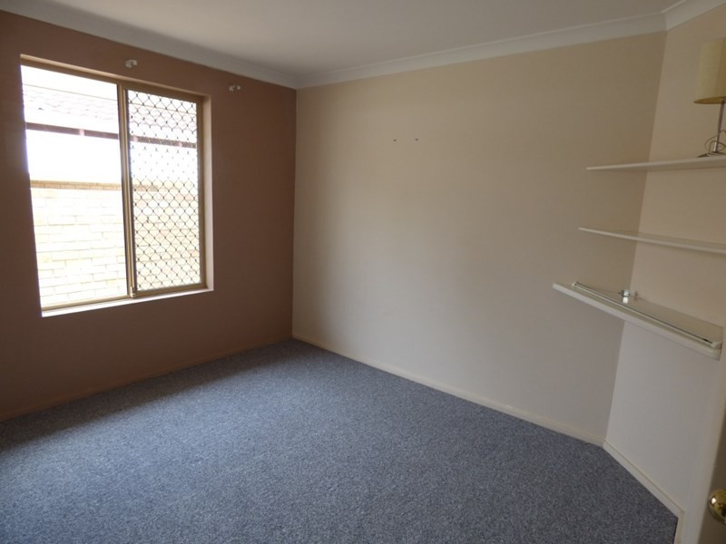 3 Symes Close, Seville Grove WA 6112