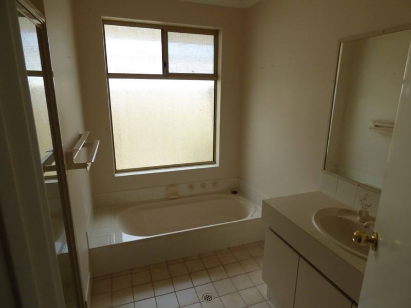 3 Symes Close, Seville Grove WA 6112