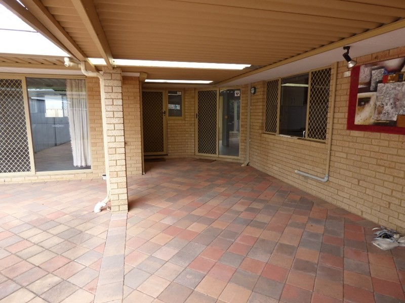 3 Symes Close, Seville Grove WA 6112