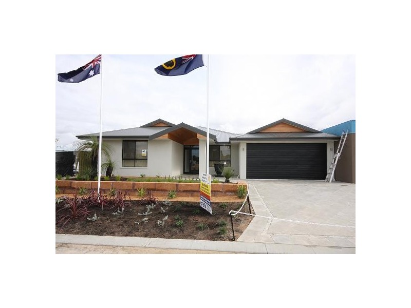 11 Pear Tree Terrace, Seville Grove WA 6112