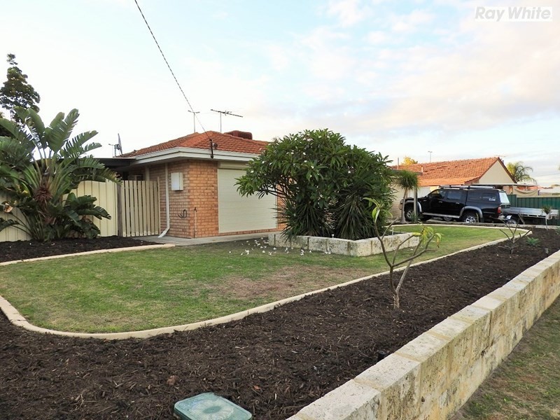 12 Piesse Place, Seville Grove WA 6112