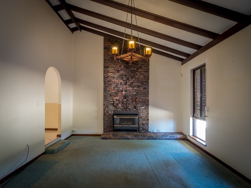 16 Elanora, Armadale WA 6112