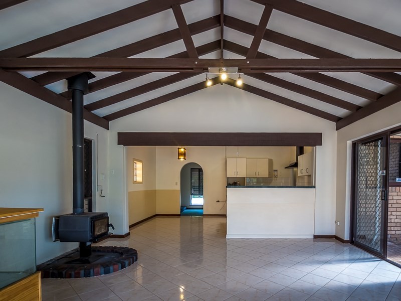 16 Elanora, Armadale WA 6112