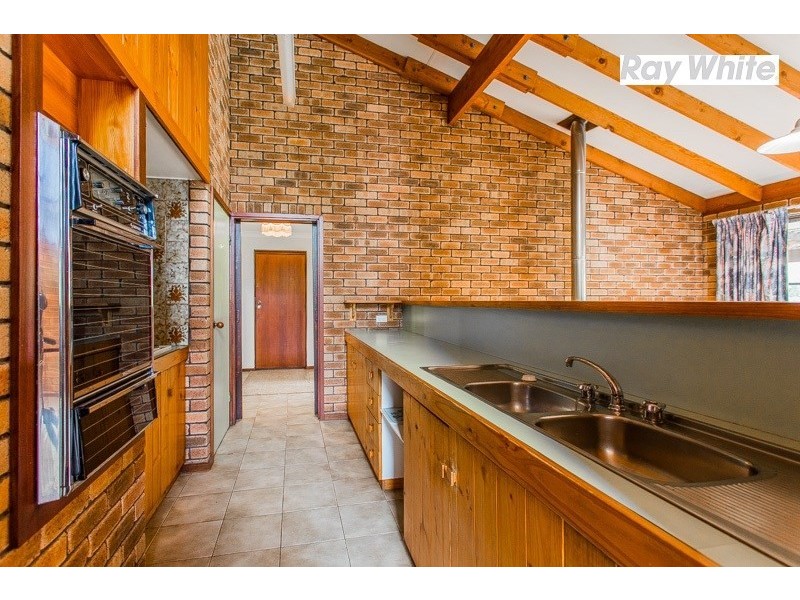 4 Looranah Street, Mount Nasura WA 6112