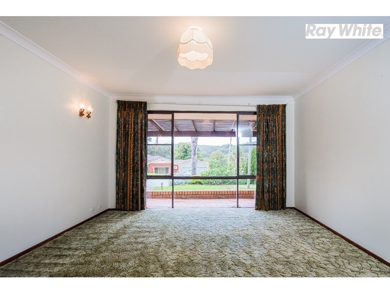 4 Looranah Street, Mount Nasura WA 6112
