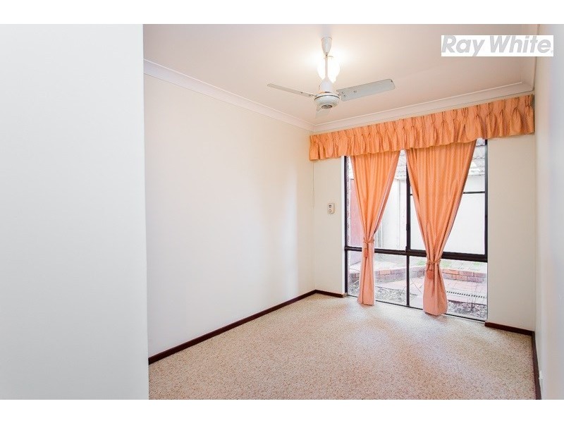 4 Looranah Street, Mount Nasura WA 6112