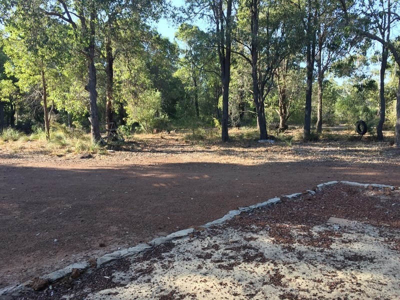 4 Robinson Road, Roleystone WA 6111