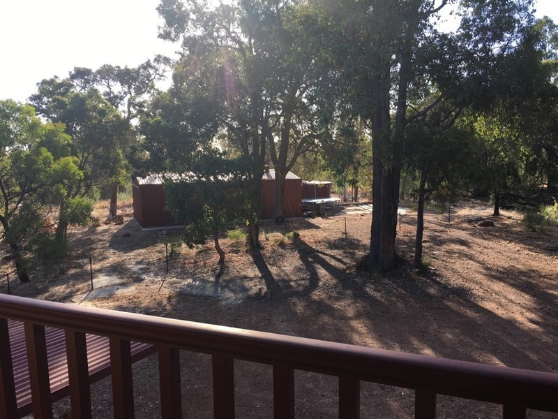 4 Robinson Road, Roleystone WA 6111