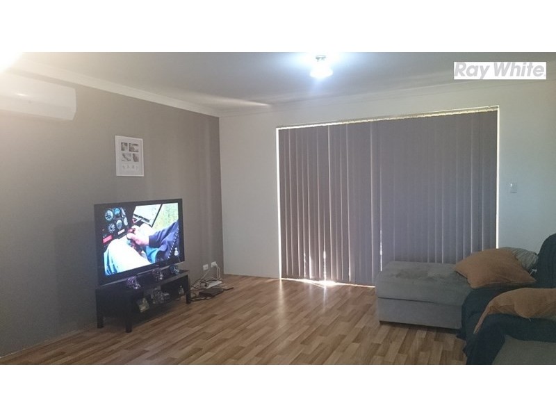 2/11 Stott Close, Armadale WA 6112