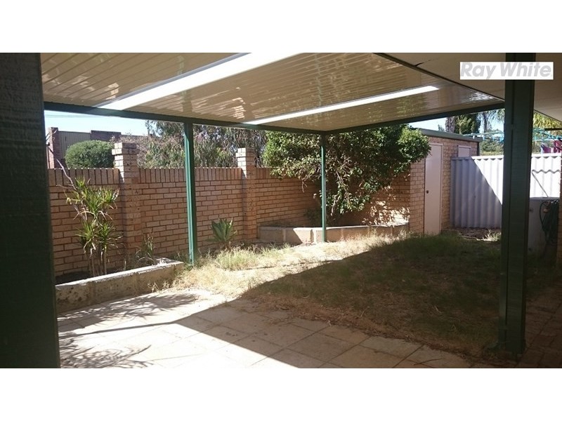 2/11 Stott Close, Armadale WA 6112