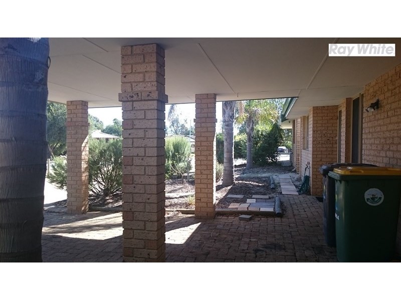 2/11 Stott Close, Armadale WA 6112