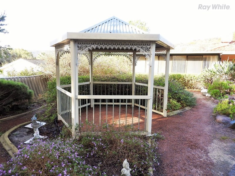 5 Whittington Street, Mount Nasura WA 6112