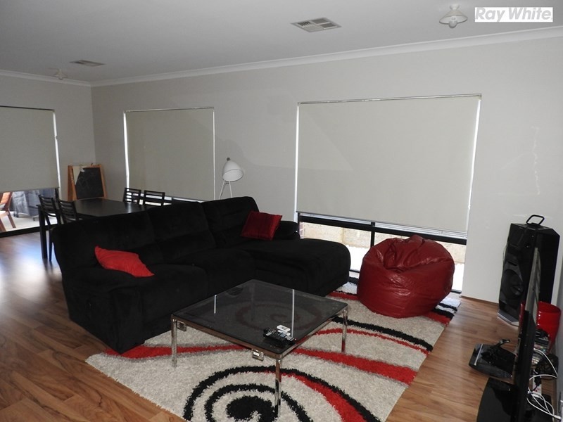 38 Wycliffe Turn, Piara Waters WA 6112