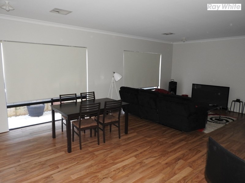 38 Wycliffe Turn, Piara Waters WA 6112