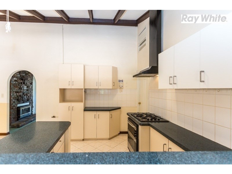 16 Elanora Road, Armadale WA 6112