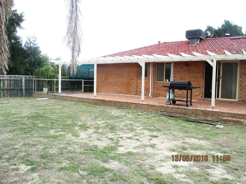 62 Farmer Avenue, Brookdale WA 6112