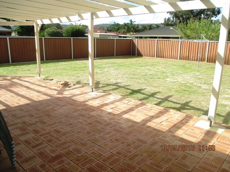 62 Farmer Avenue, Brookdale WA 6112