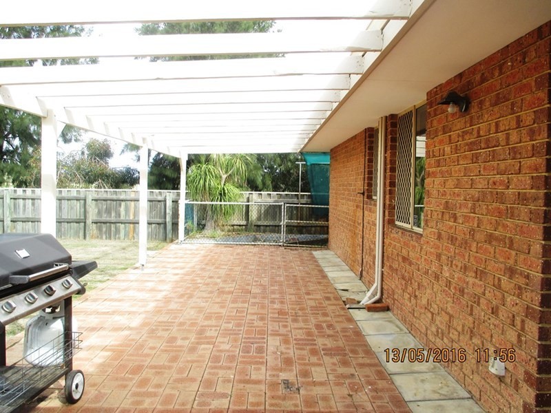 62 Farmer Avenue, Brookdale WA 6112