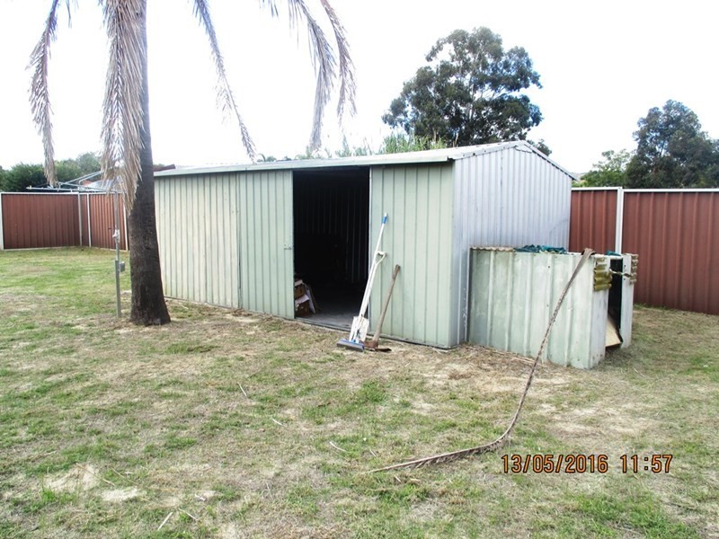 62 Farmer Avenue, Brookdale WA 6112