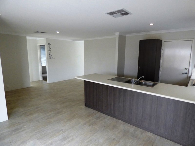 64 Chiltern Avenue, Brookdale WA 6112