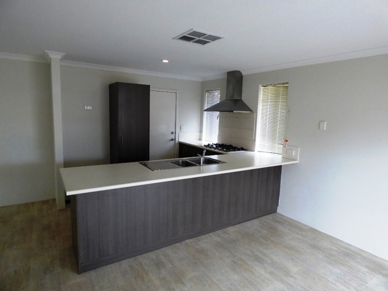 64 Chiltern Avenue, Brookdale WA 6112