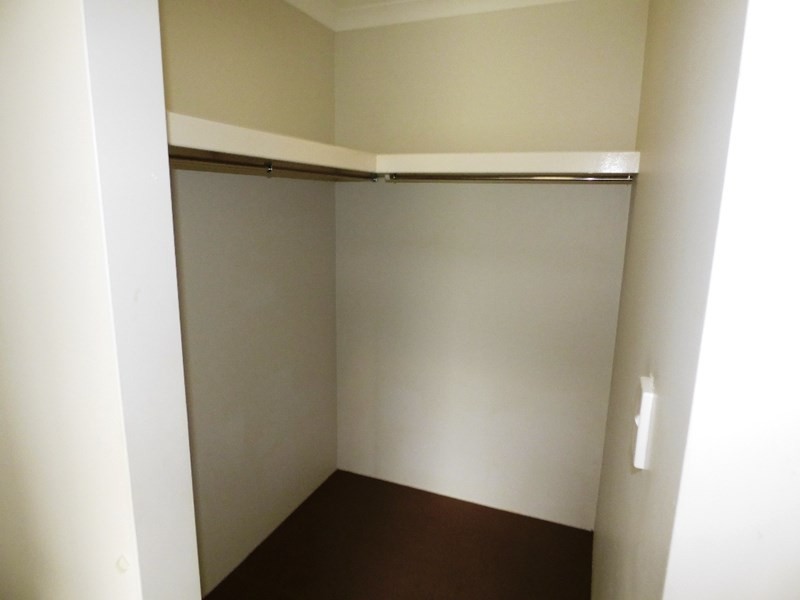 64 Chiltern Avenue, Brookdale WA 6112