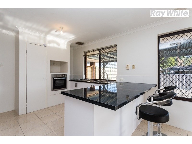 18 Candish Grove, Seville Grove WA 6112