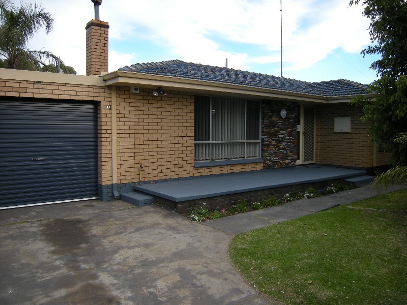 17 James Street, Armadale WA 6112