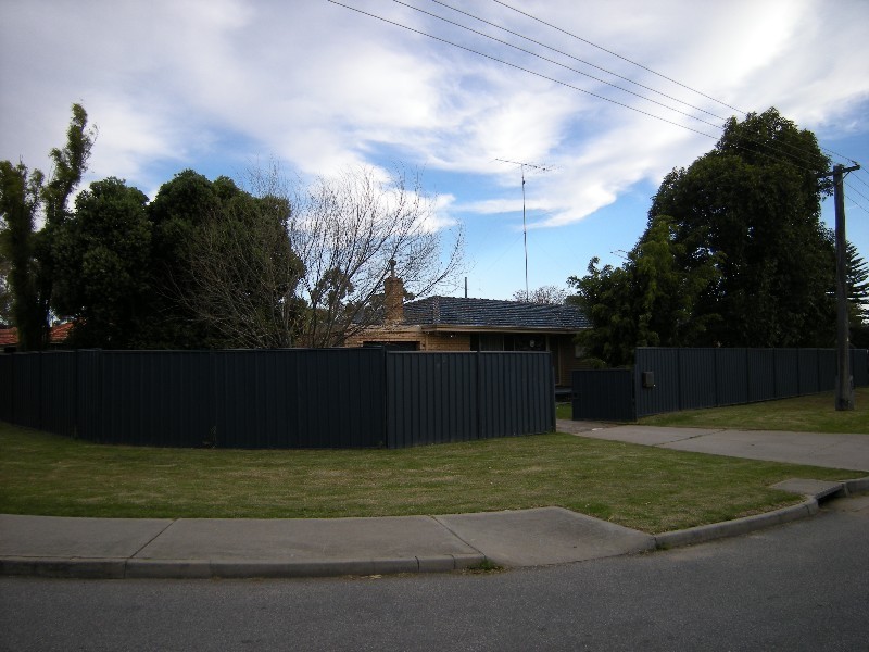 17 James Street, Armadale WA 6112