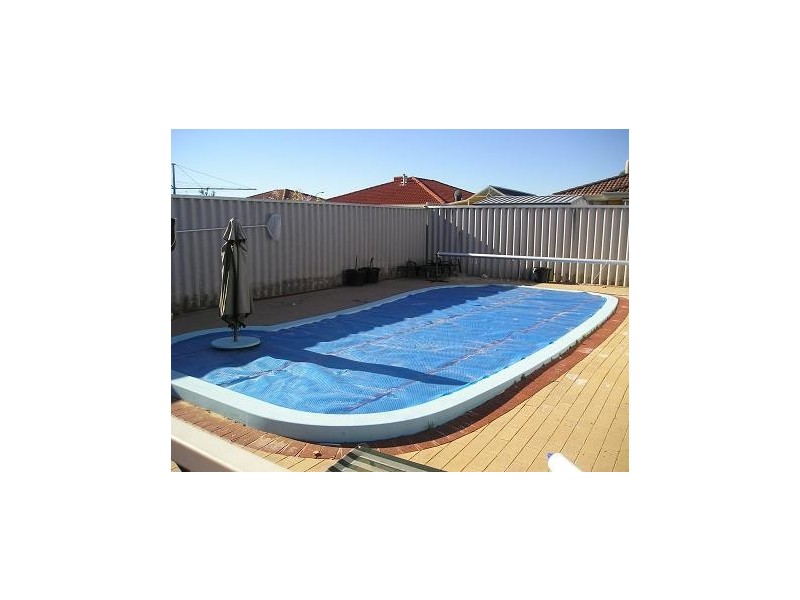 2 Aroona Way, Maddington WA 6109