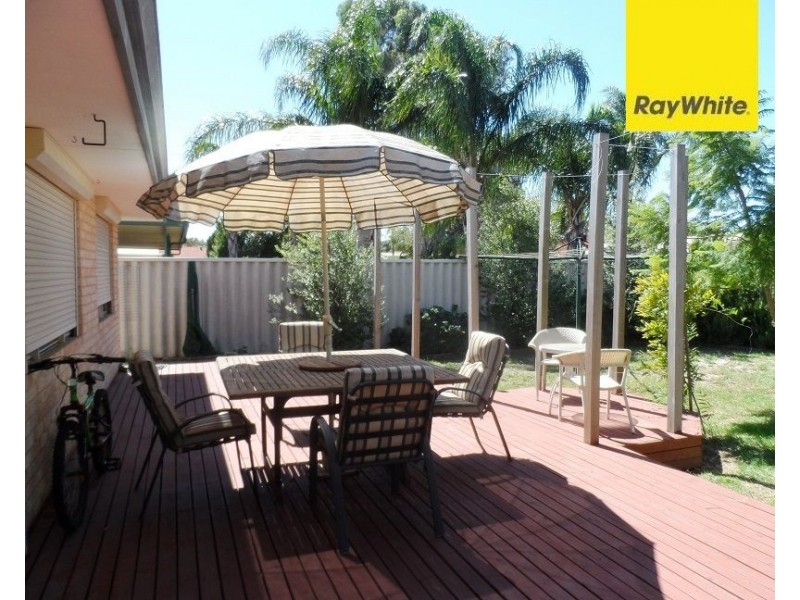 25 Lisbon Way, Seville Grove WA 6112