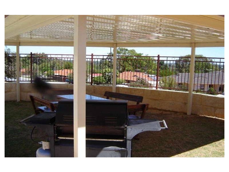 31 Merilee Terrace, Kelmscott WA 6111