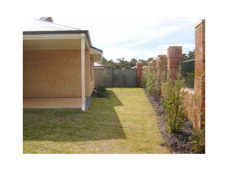 6 Rath Close, Byford WA 6122