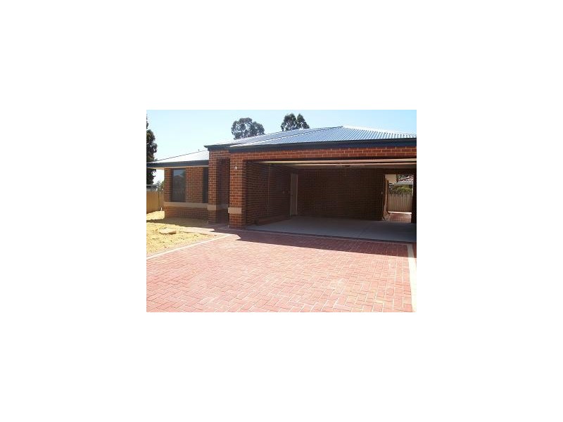 2A Coonong Place, Armadale WA 6112