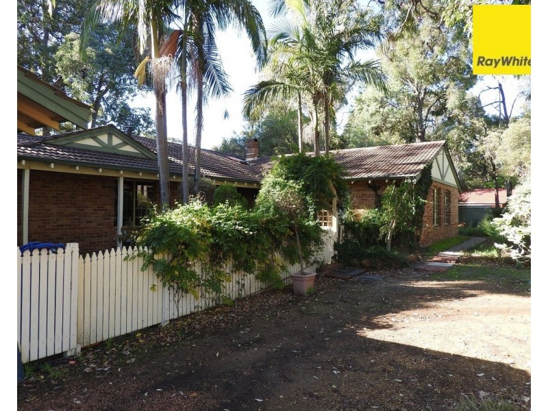 13 High Road, Roleystone WA 6111