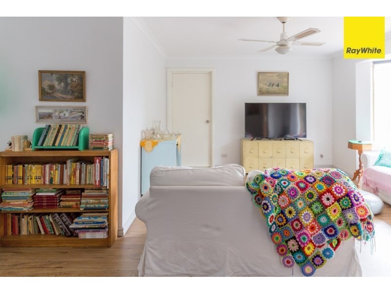 30 Abernethy Grove, Seville Grove WA 6112