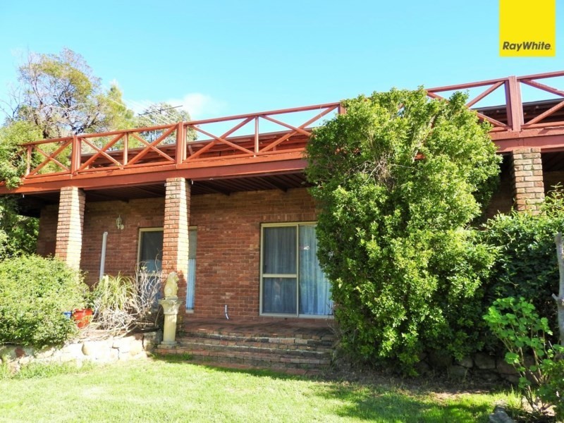 67 Amethyst Crescent, Mount Richon WA 6112