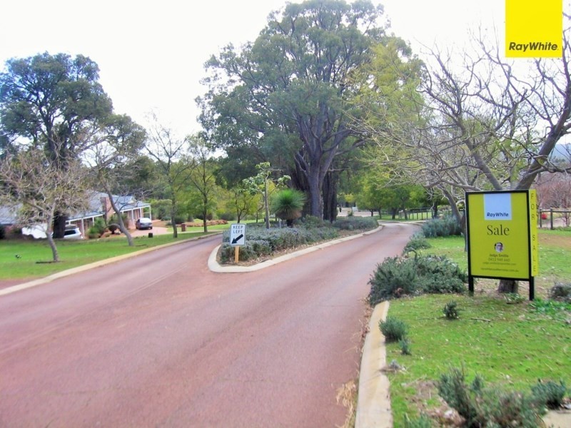 11 Country Club Avenue, Roleystone WA 6111