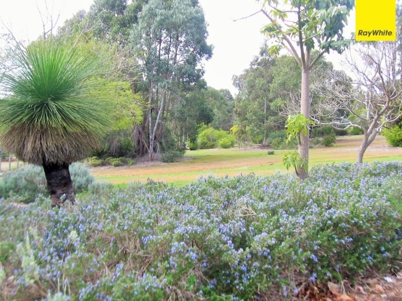 11 Country Club Avenue, Roleystone WA 6111