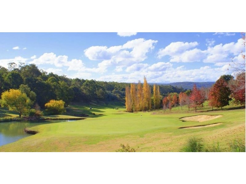 11 Country Club Avenue, Roleystone WA 6111