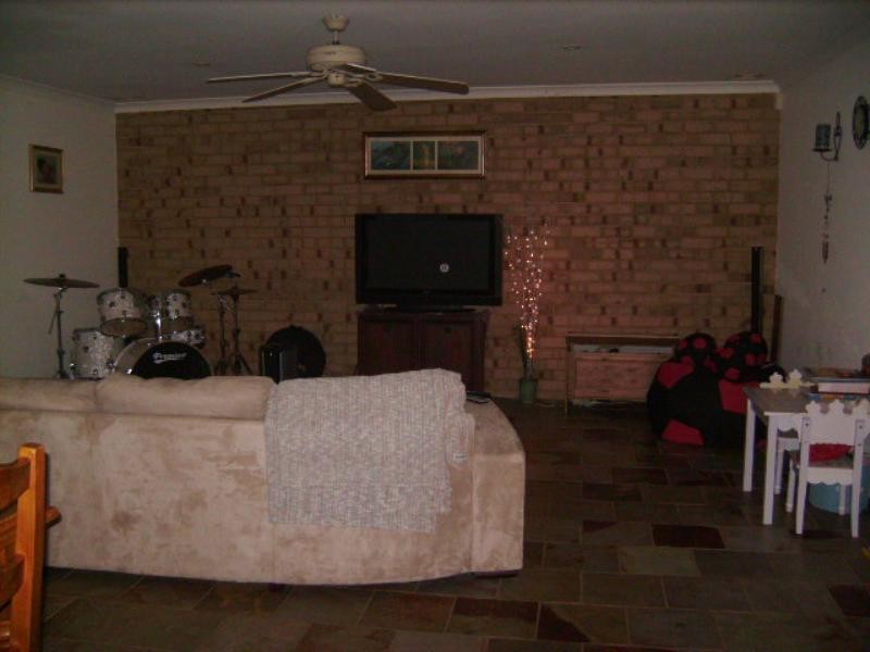 16 Dollis Way, Armadale WA 6112