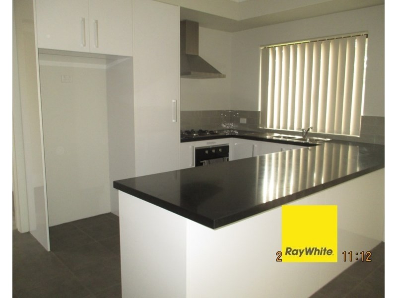 12/99 Lowanna Way, Armadale WA 6112