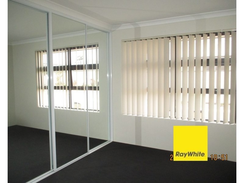 12/99 Lowanna Way, Armadale WA 6112